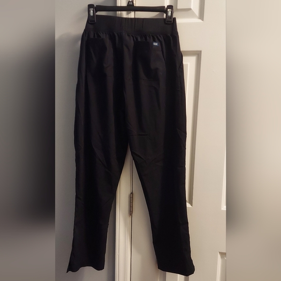 Adar Pro Scrub Pant Med. Petite in great condition (2 identical pairs) - Picture 5 of 8